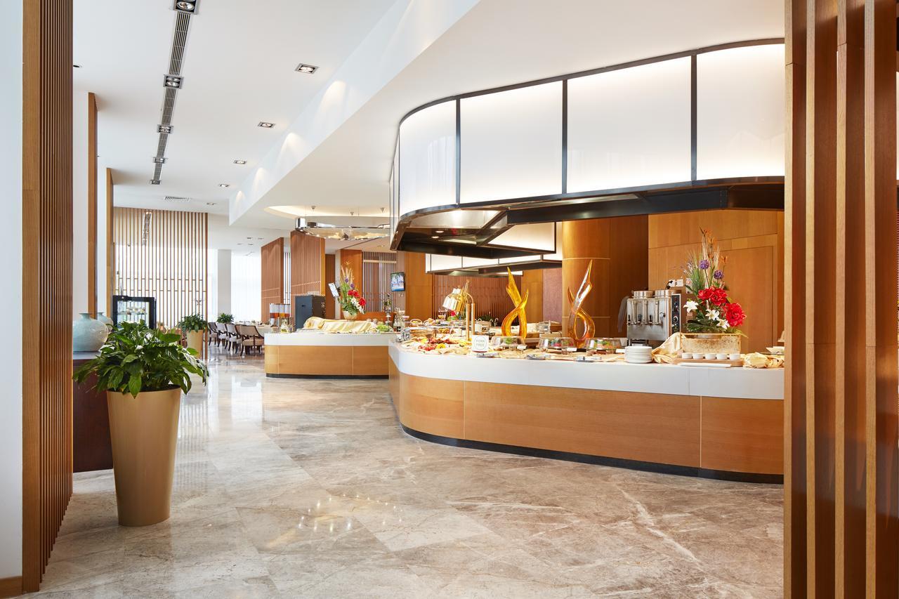 Beijing Hotel Minsk Exteriér fotografie The lobby