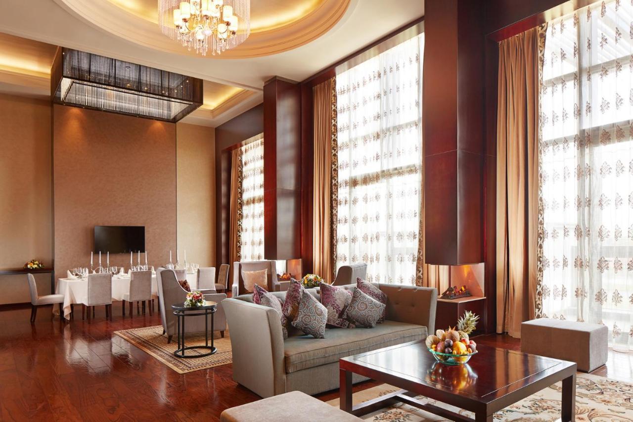 Beijing Hotel Minsk Exteriér fotografie A suite at the hotel
